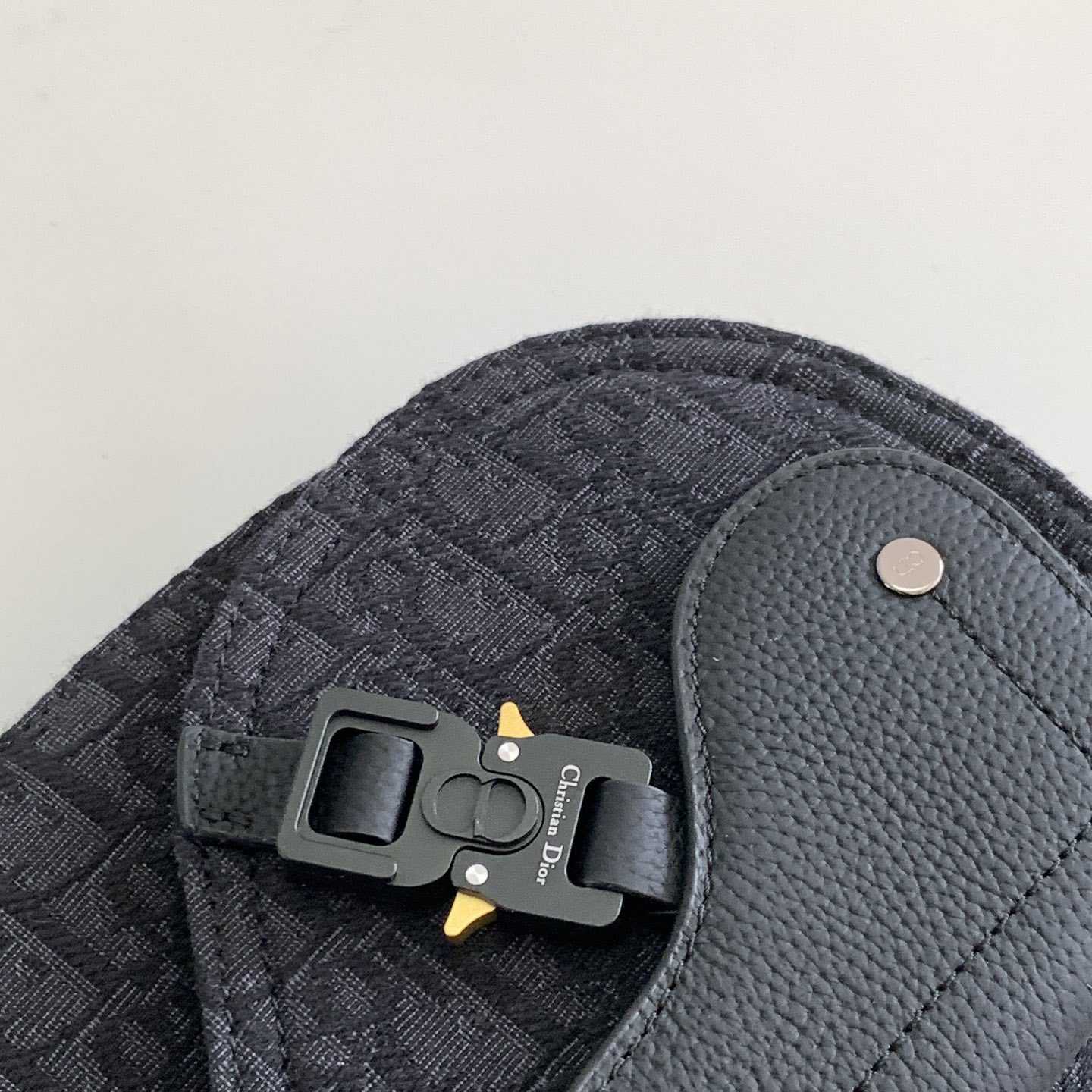 Dior Saddle Messenger Bag - FashionPlug