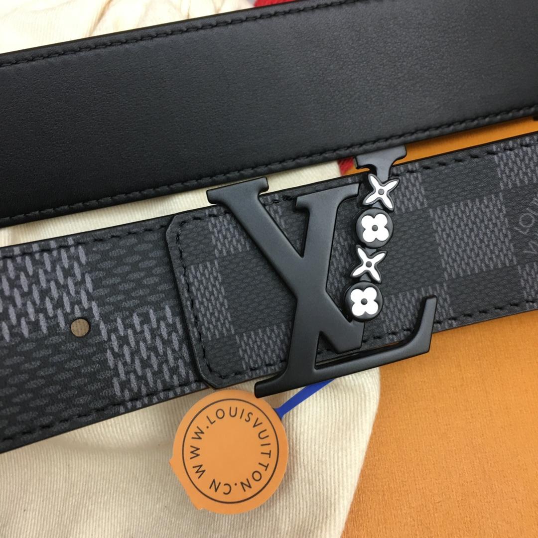 Louis Vuitton 40mm Reversible Belt - FashionPlug
