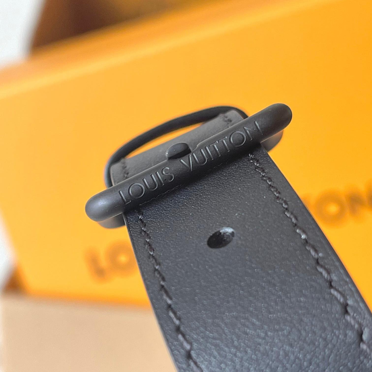 Louis Vuitton Montsouris Messenger PM​   M47060 - FashionPlug