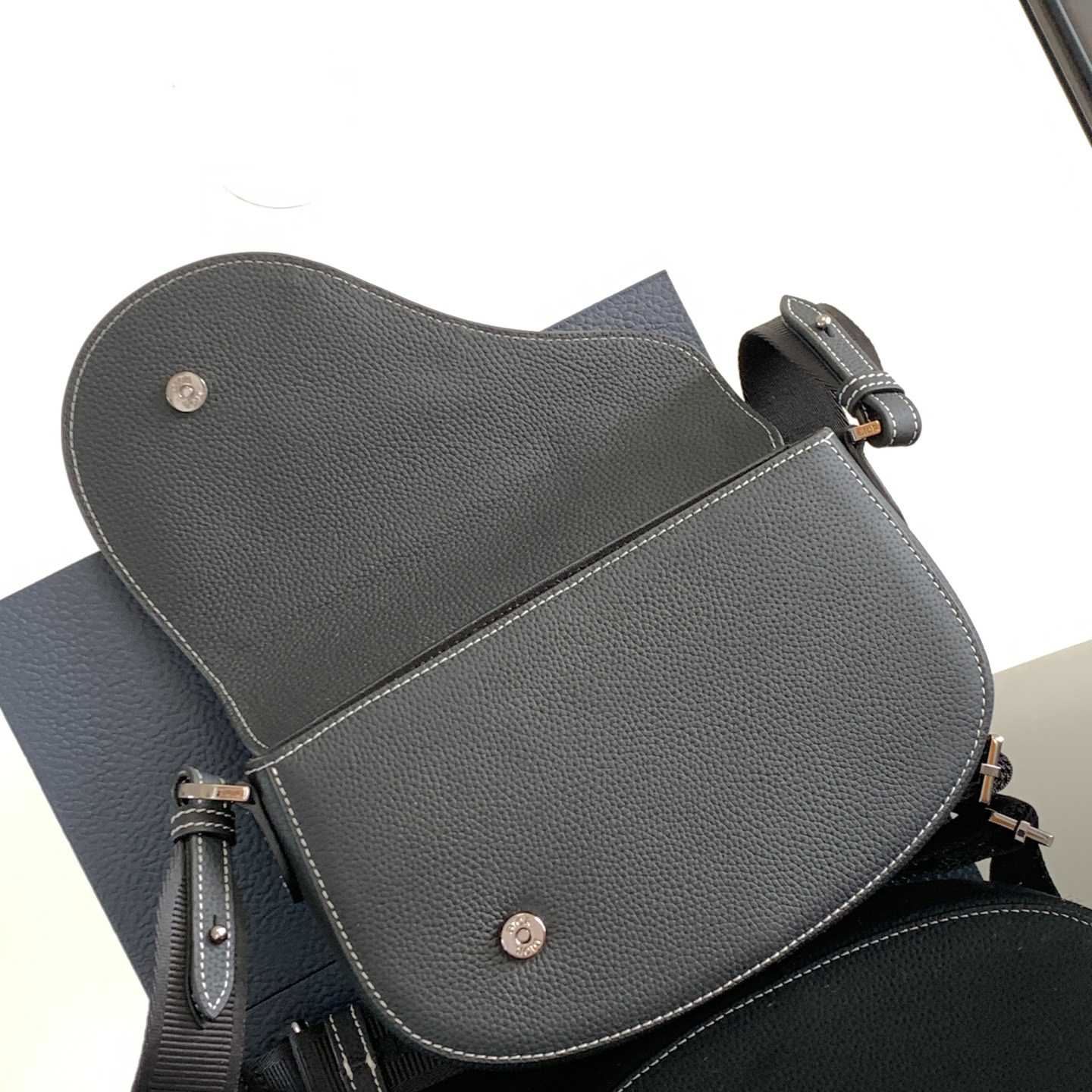 Dior Saddle Messenger Bag - FashionPlug