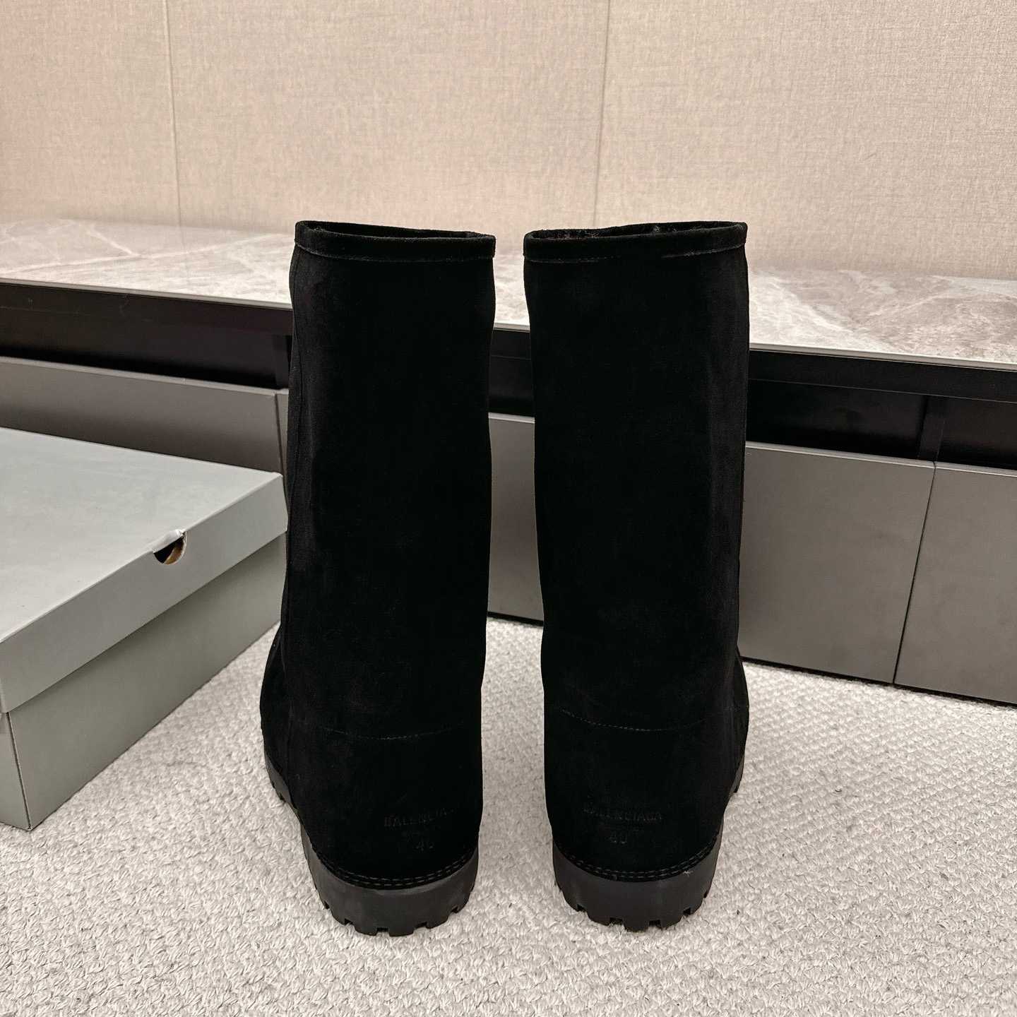 Balenciaga High Boot - FashionPlug