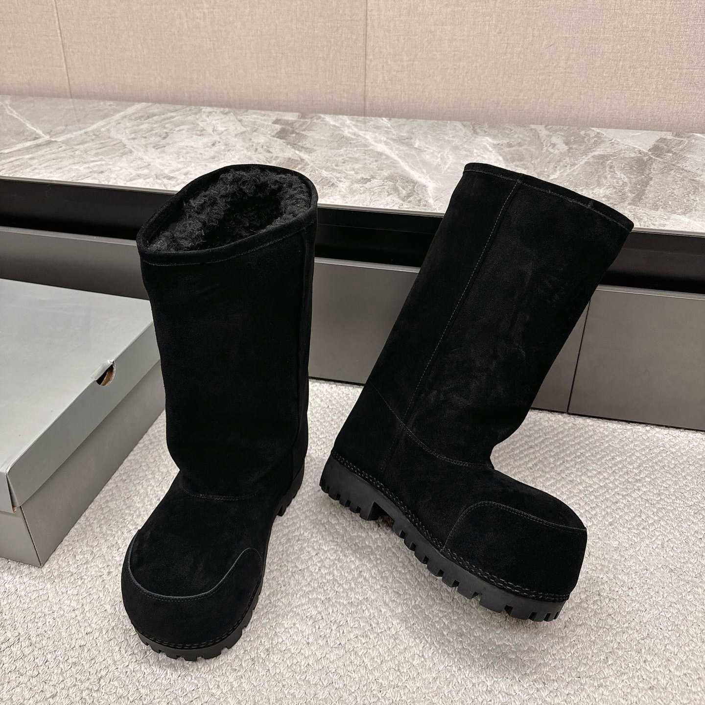Balenciaga High Boot - FashionPlug