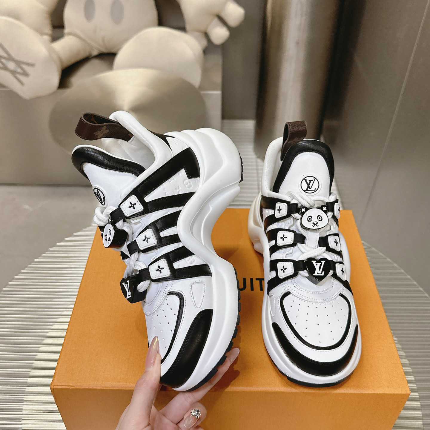 Louis Vuitton LV Archlight Sneaker   1AD2GJ - FashionPlug