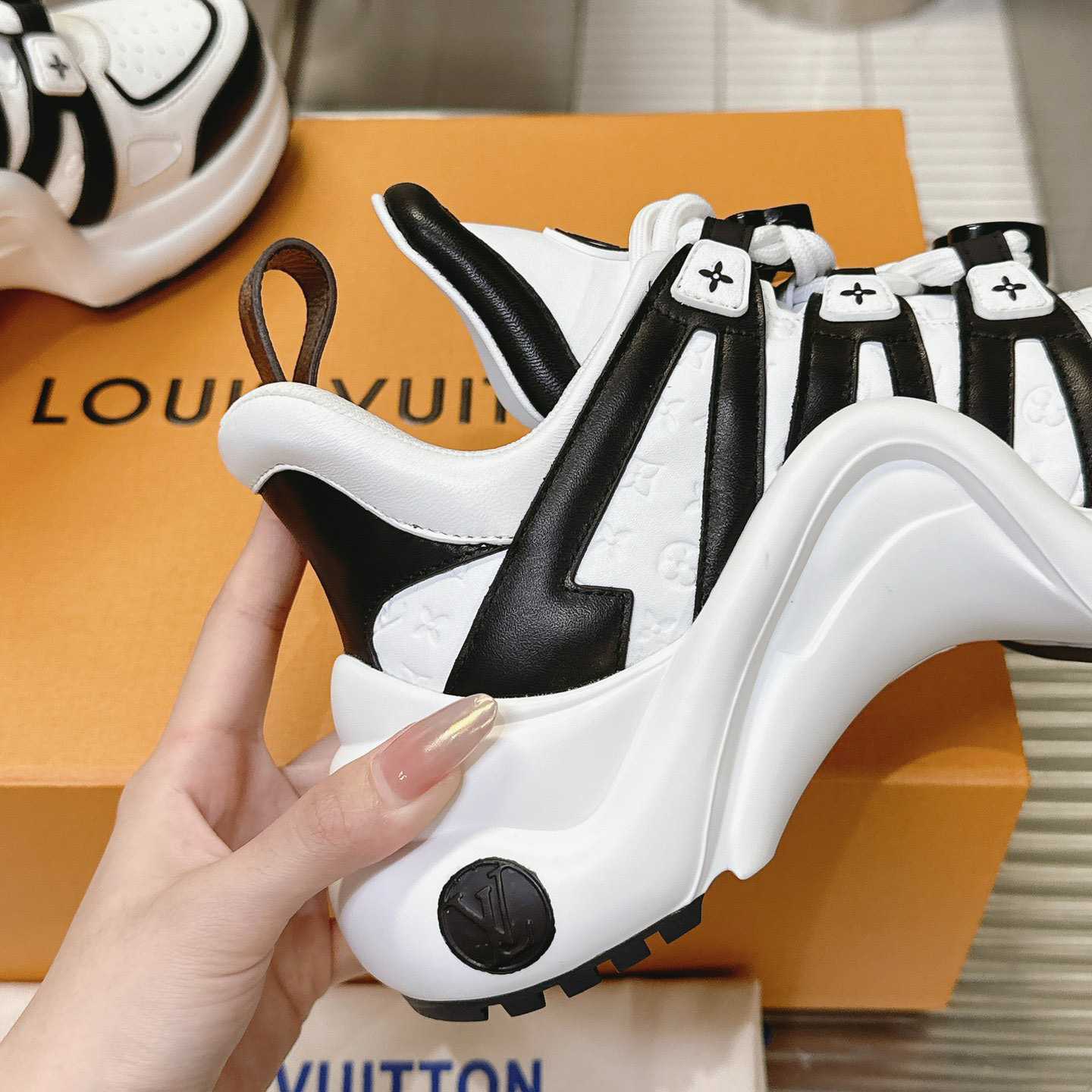 Louis Vuitton LV Archlight Sneaker   1AD2GJ - FashionPlug