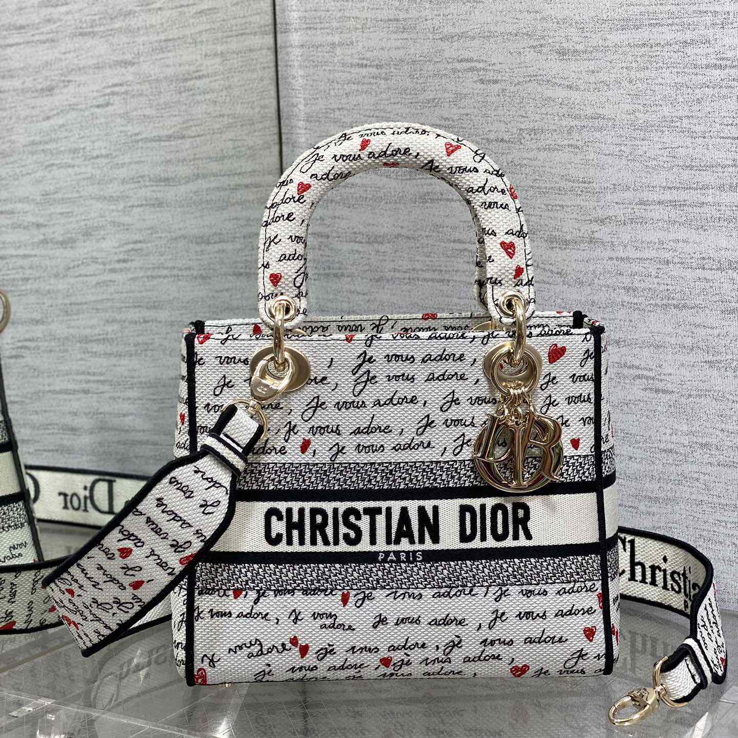 Dior Dioramour Medium Lady D-Lite Bag - FashionPlug