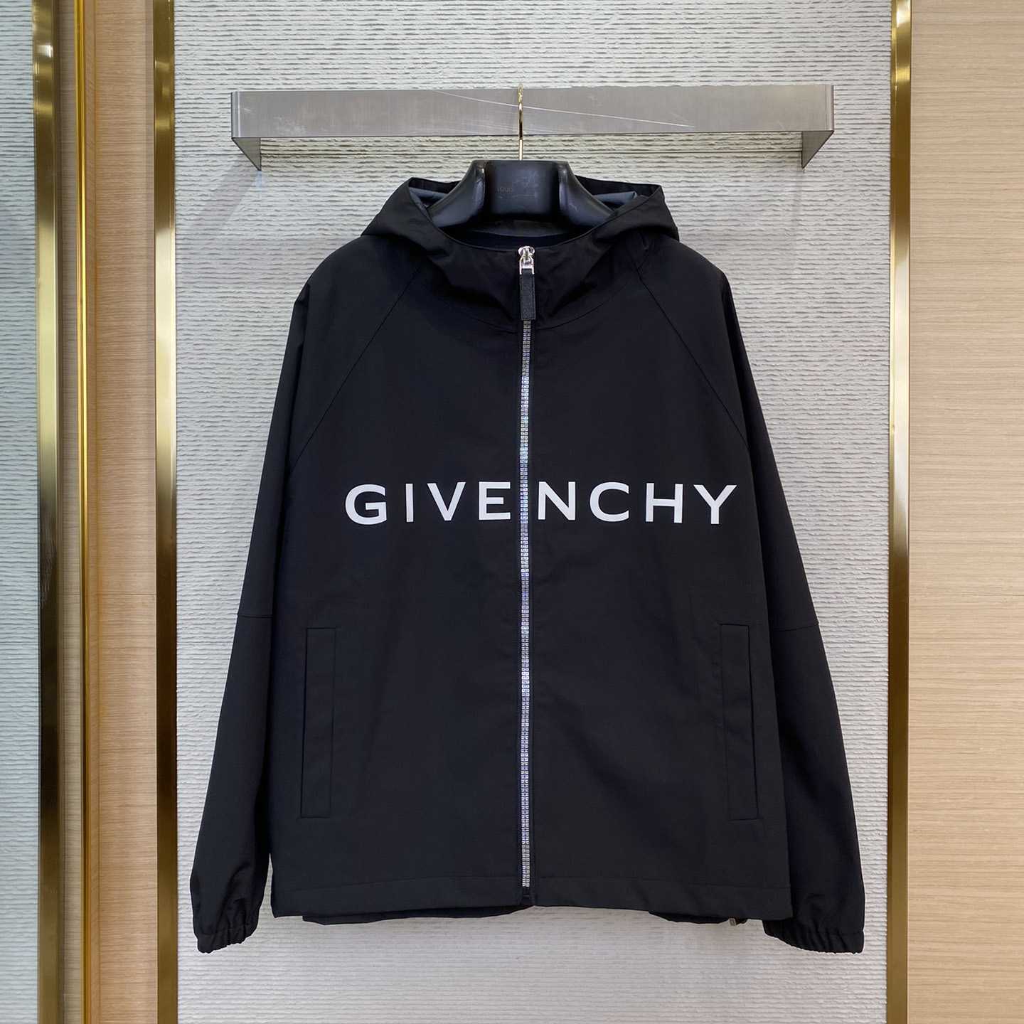 Givenchy Windbreaker Jacke - FashionPlug