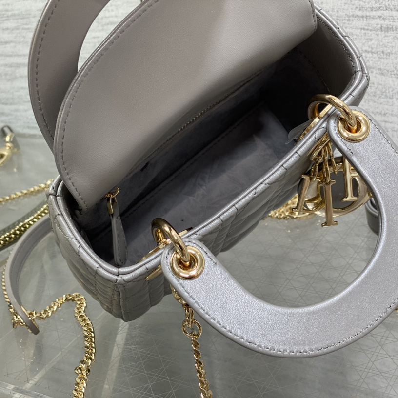 Dior Lady Dior Bag  21*11*5cm - FashionPlug