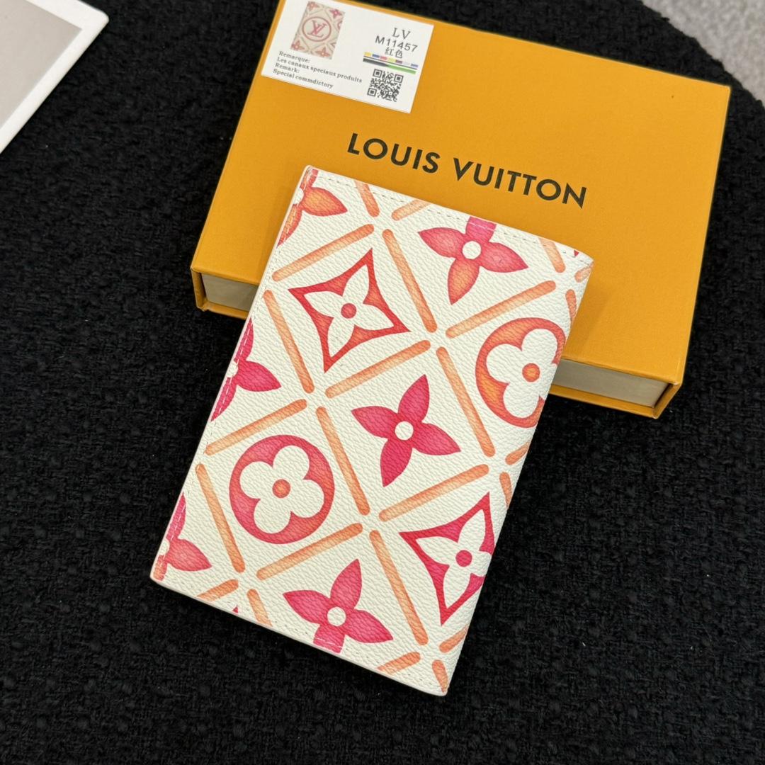 Louis Vuitton Passport Cover   M11457 - FashionPlug