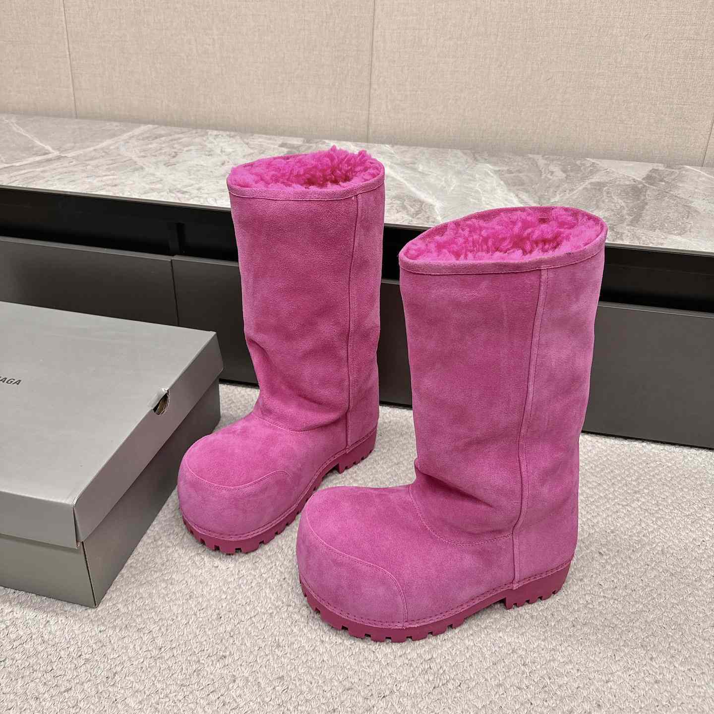 Balenciaga High Boot - FashionPlug