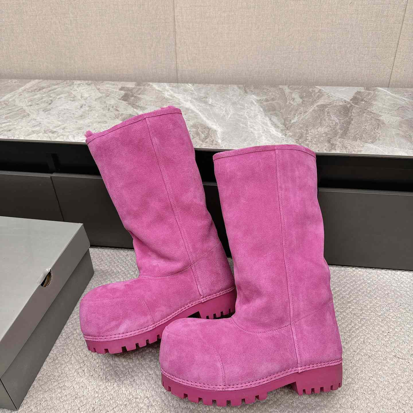 Balenciaga High Boot - FashionPlug