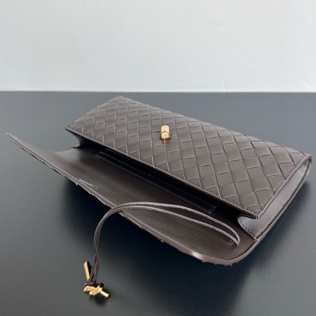 Bottega Veneta Long Clutch Andiamo With Handle - FashionPlug