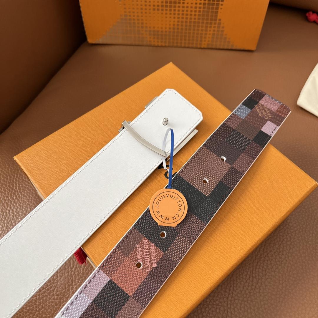 Louis Vuitton LV Initiales 40mm Reversible Belt - FashionPlug