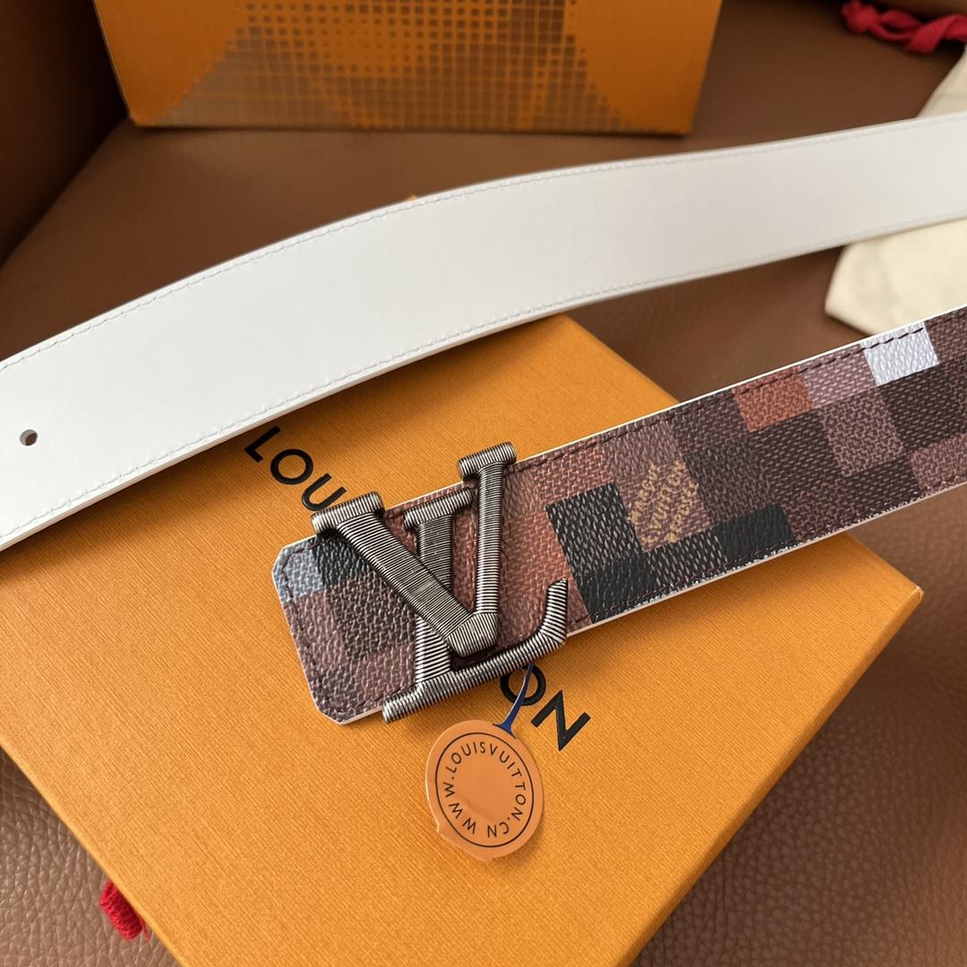 Louis Vuitton LV Initiales 40mm Reversible Belt - FashionPlug