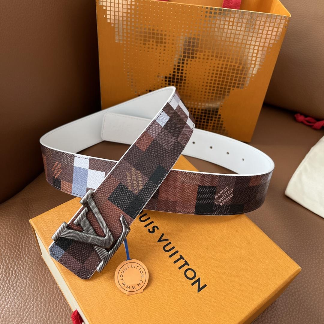 Louis Vuitton LV Initiales 40mm Reversible Belt - FashionPlug
