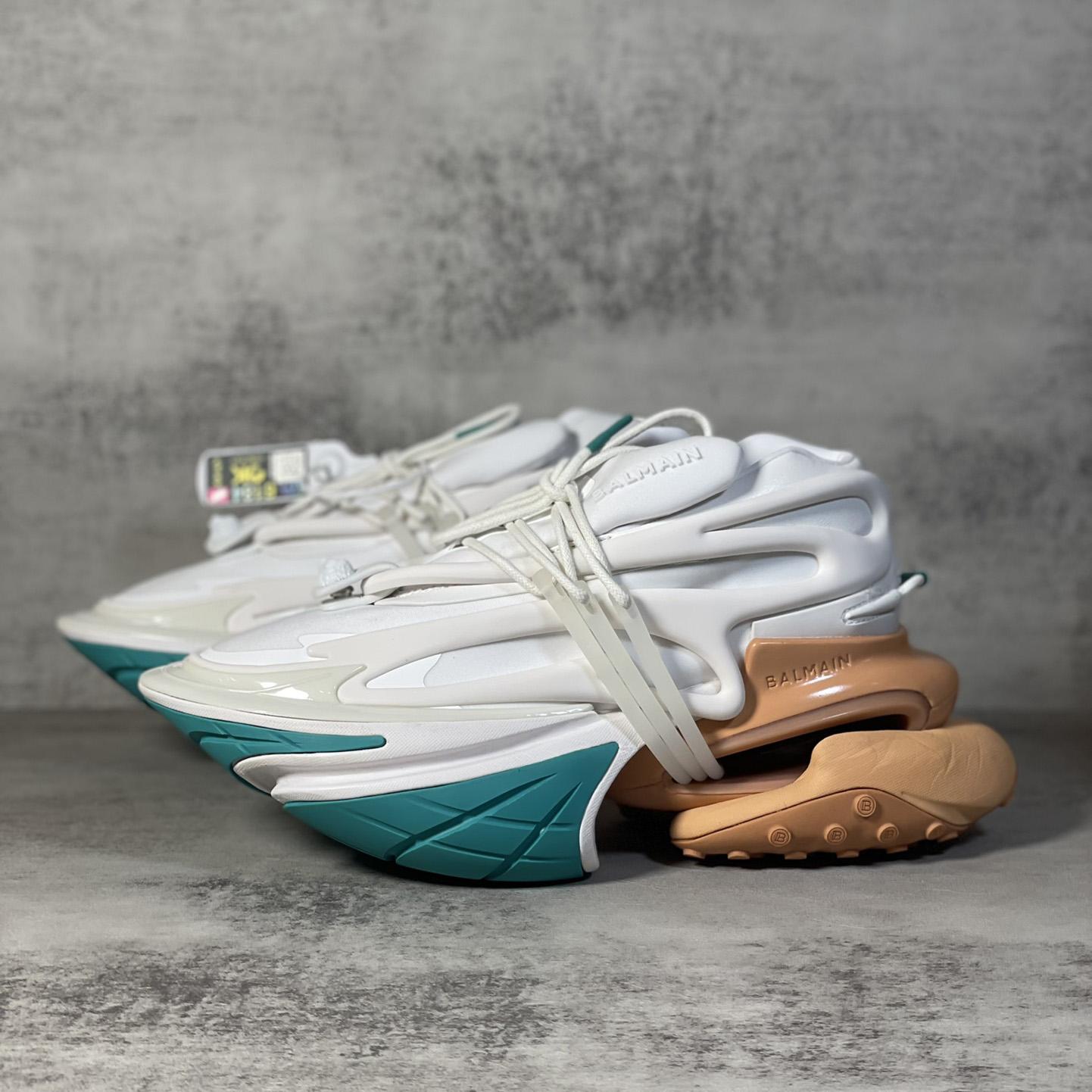 Balmain "Unicorn" Low top Sneakers - FashionPlug