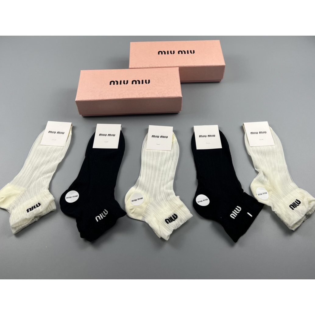 Miu Miu Socks /Box - FashionPlug