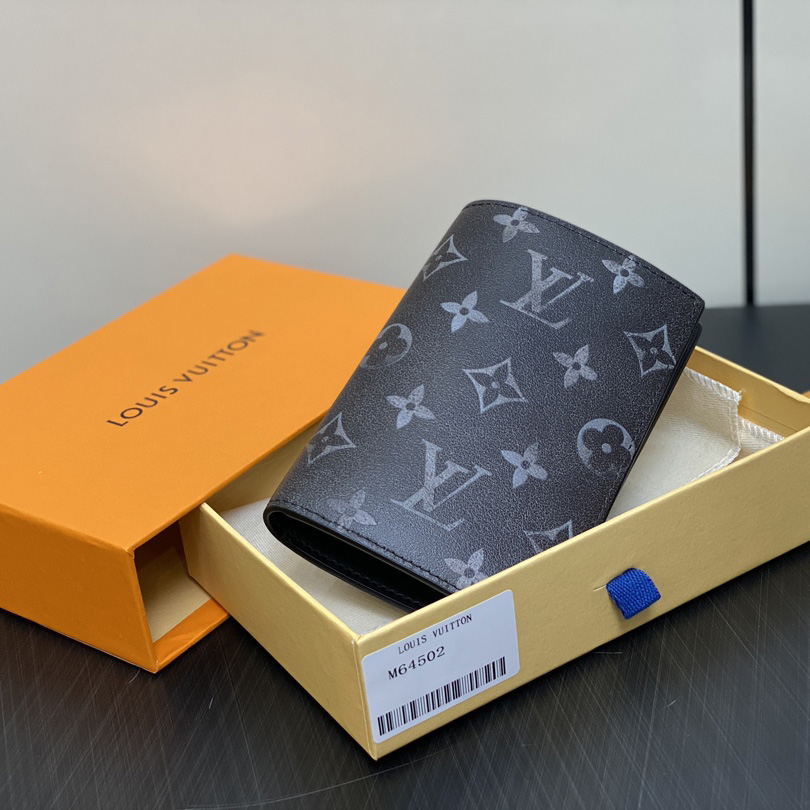 Louis Vuitton Passport Cover   M64501 - FashionPlug