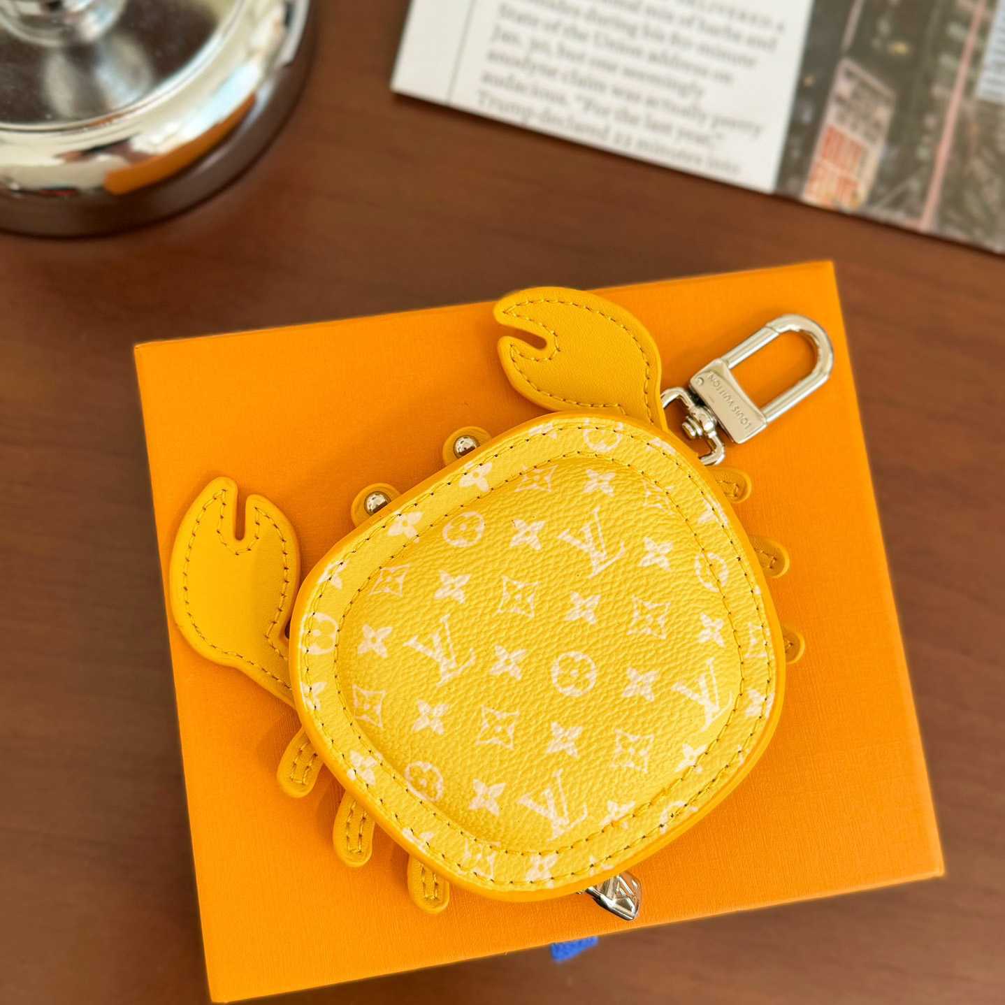 Louis Vuitton LV Crab Bag Charm   M01932 - FashionPlug