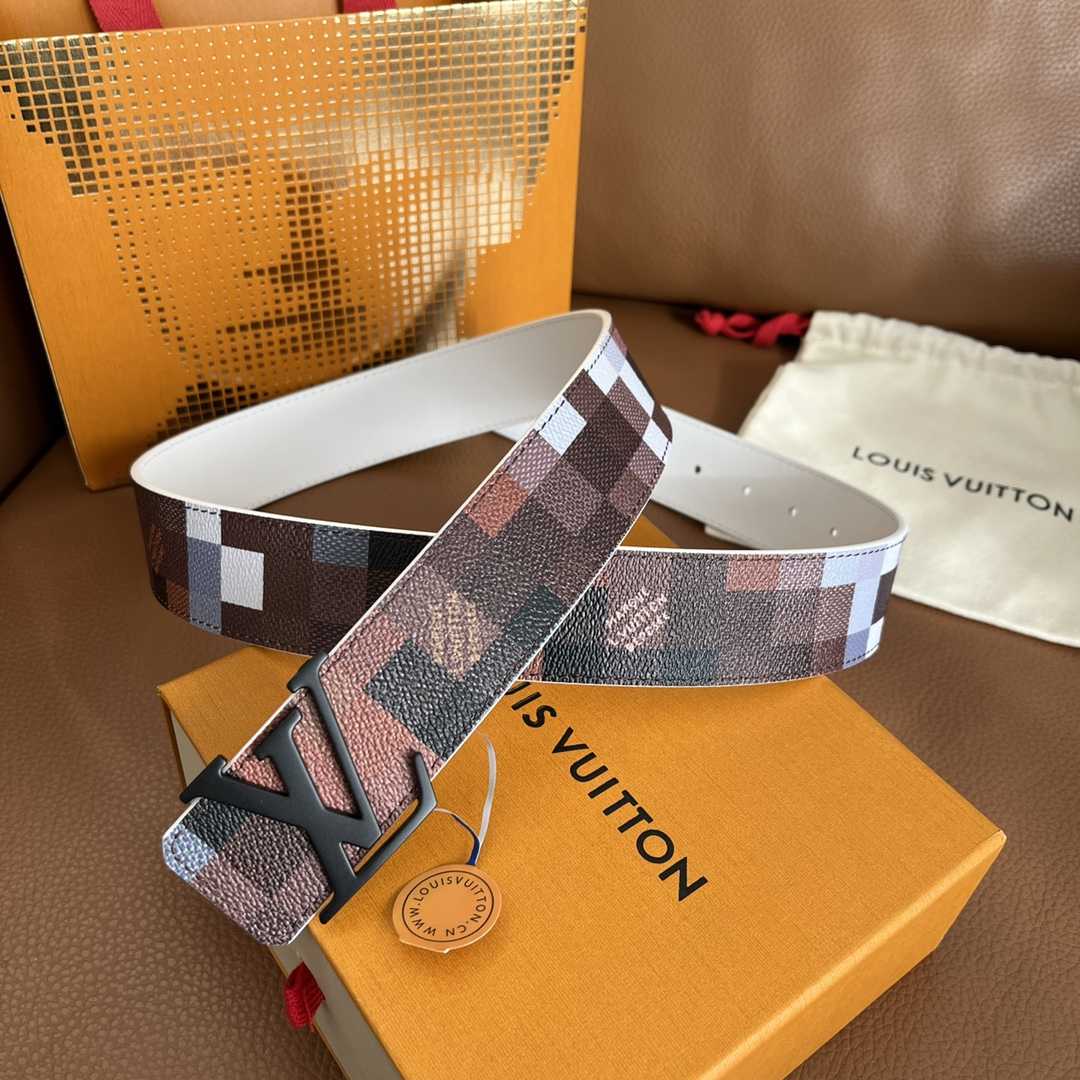 Louis Vuitton LV Initiales 40mm Reversible Belt - FashionPlug