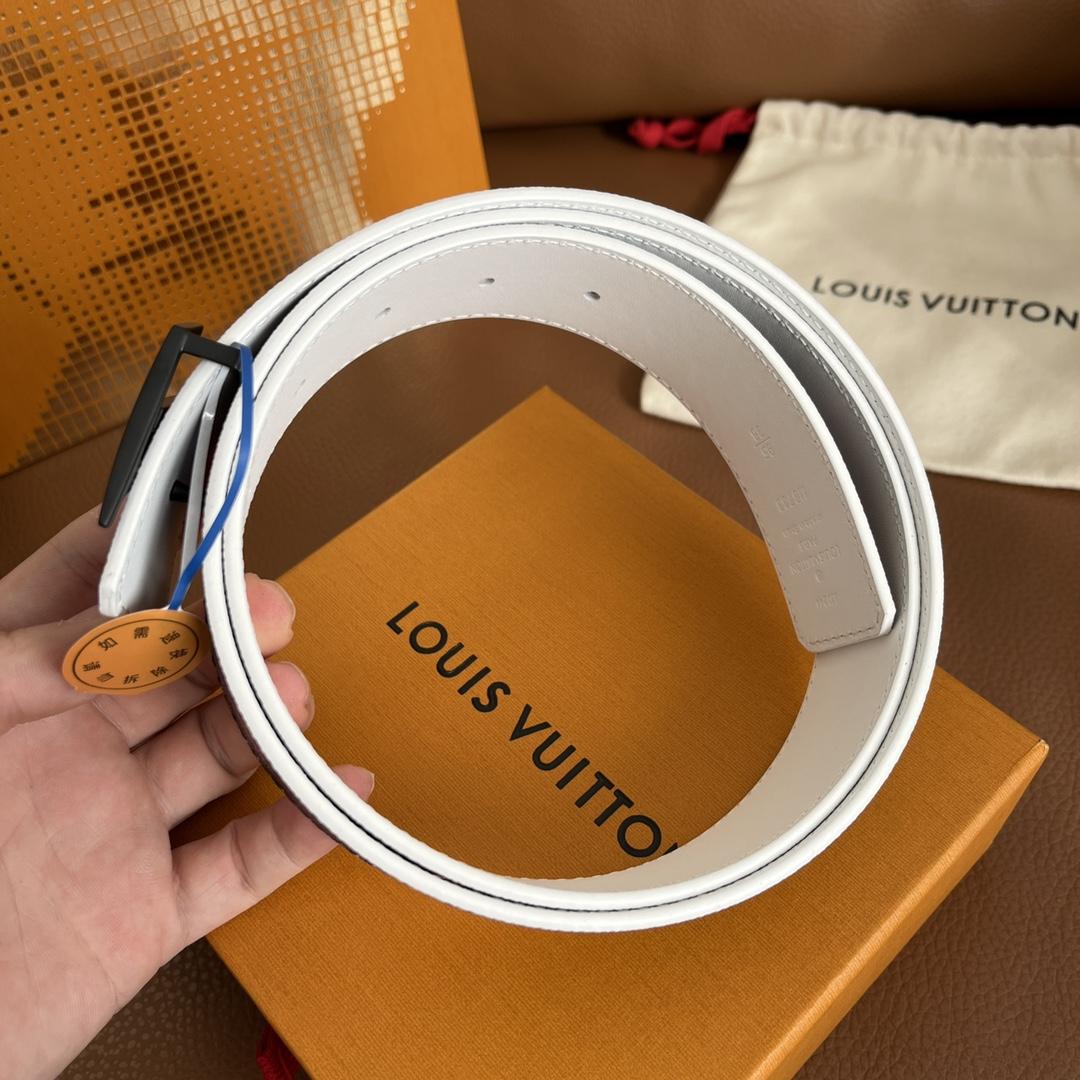 Louis Vuitton LV Initiales 40mm Reversible Belt - FashionPlug