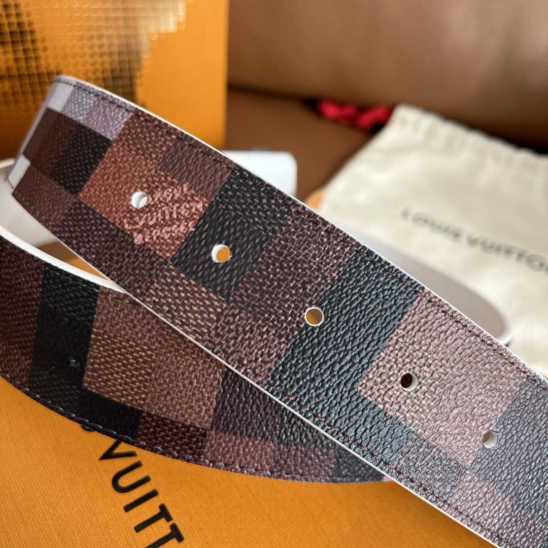 Louis Vuitton LV Initiales 40mm Reversible Belt - FashionPlug