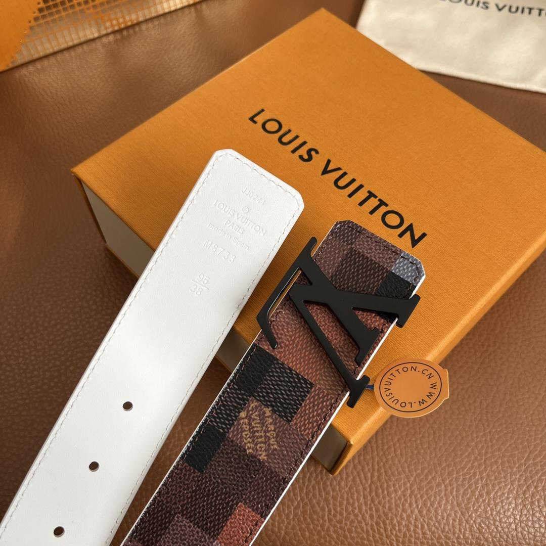 Louis Vuitton LV Initiales 40mm Reversible Belt - FashionPlug