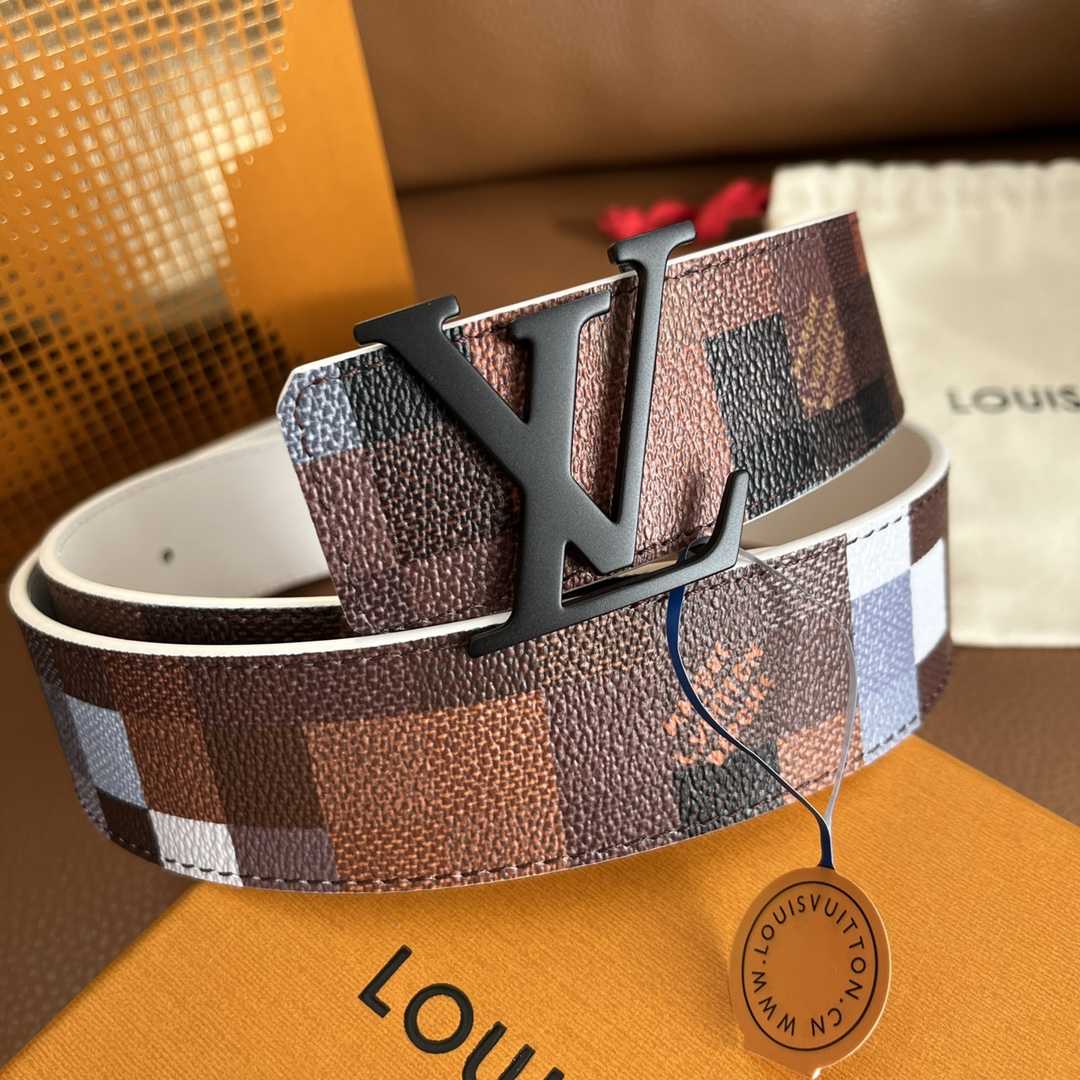 Louis Vuitton LV Initiales 40mm Reversible Belt - FashionPlug