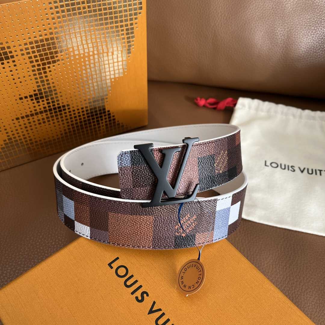 Louis Vuitton LV Initiales 40mm Reversible Belt - FashionPlug