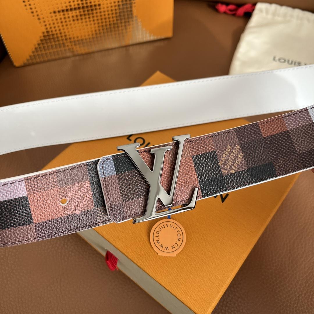 Louis Vuitton LV Initiales 40mm Reversible Belt - FashionPlug