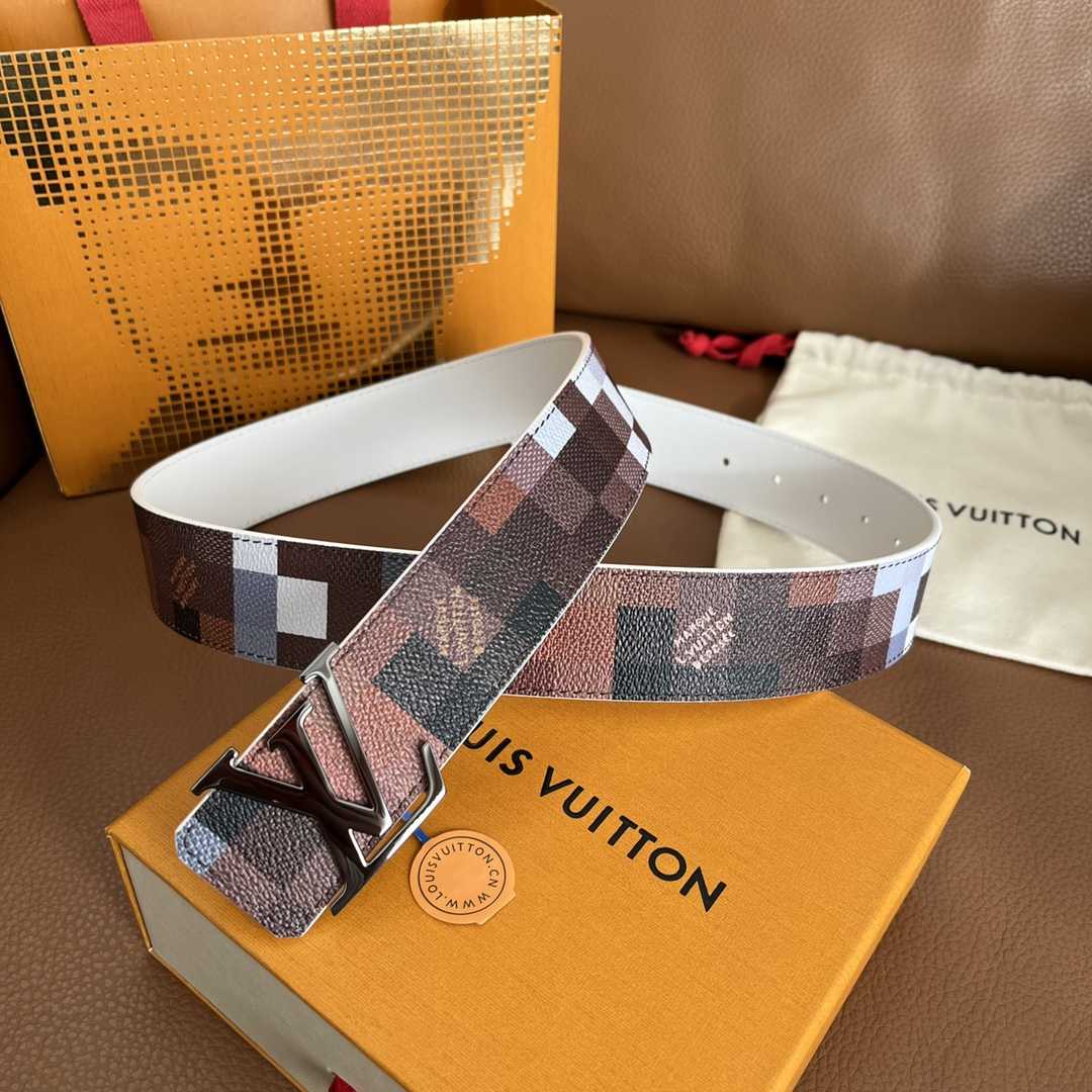 Louis Vuitton LV Initiales 40mm Reversible Belt - FashionPlug