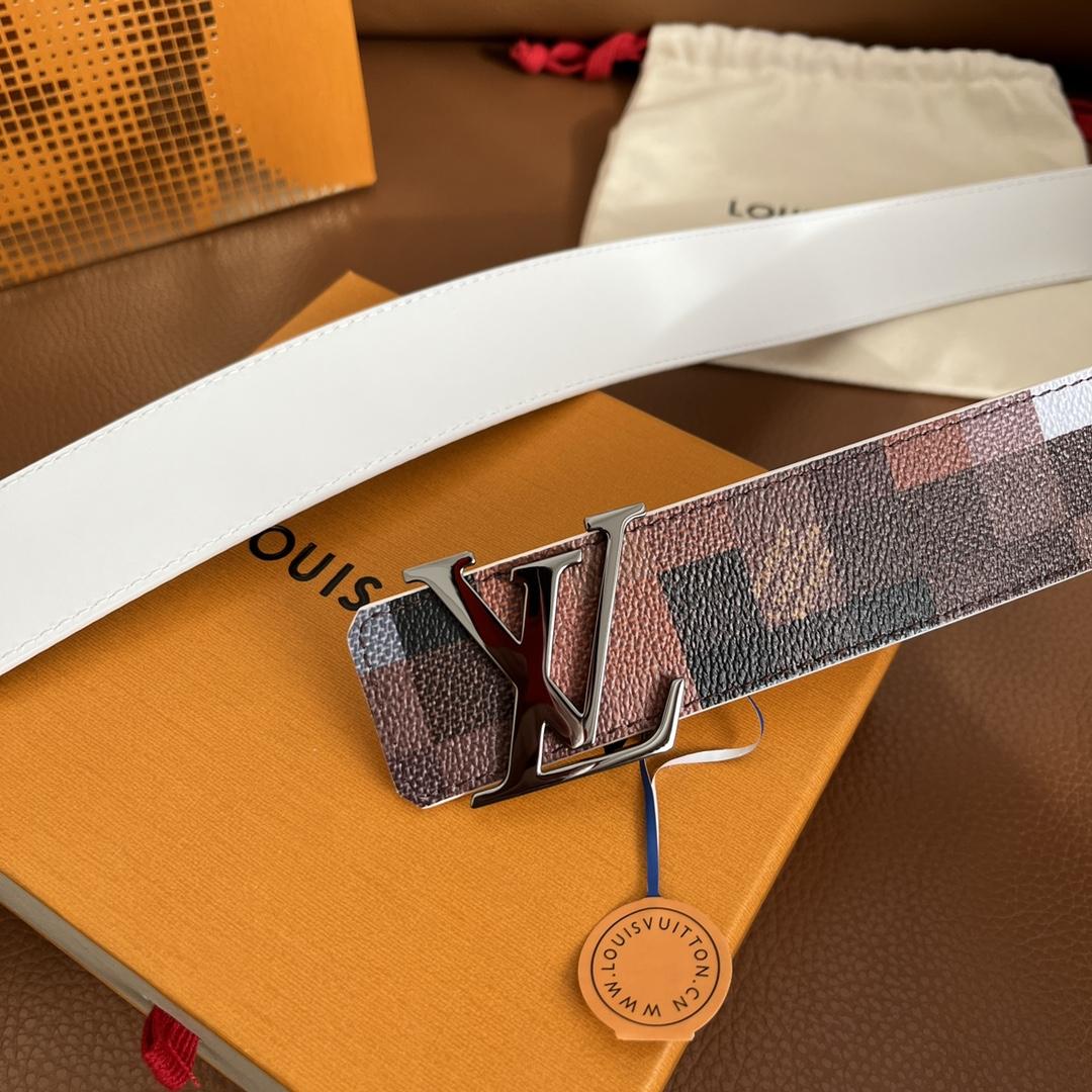 Louis Vuitton LV Initiales 40mm Reversible Belt - FashionPlug