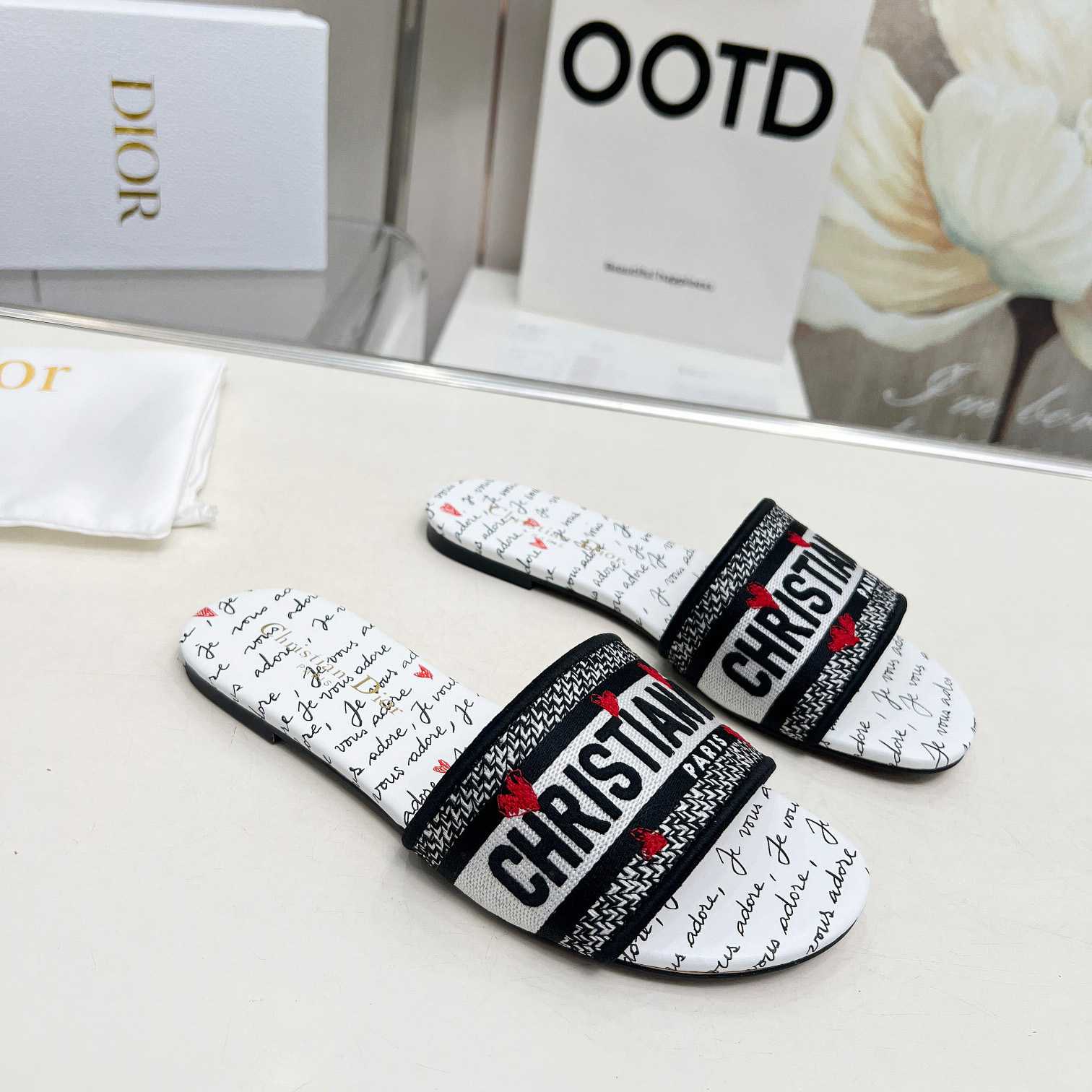 Dior Dway Slide - FashionPlug