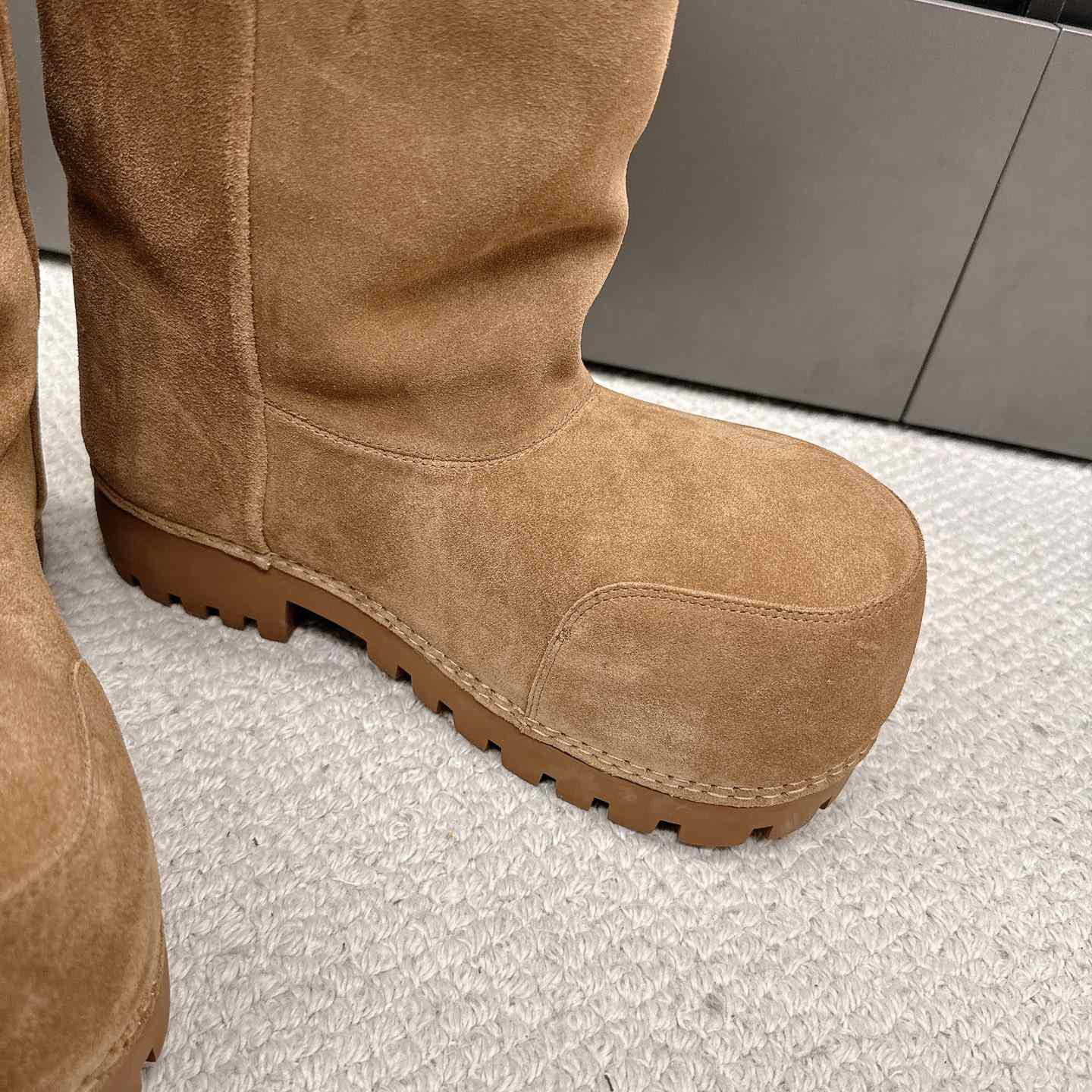 Balenciaga High Boot - FashionPlug