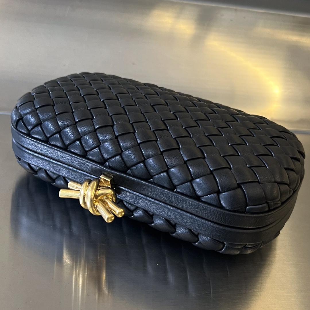 Bottega Veneta Knot - FashionPlug