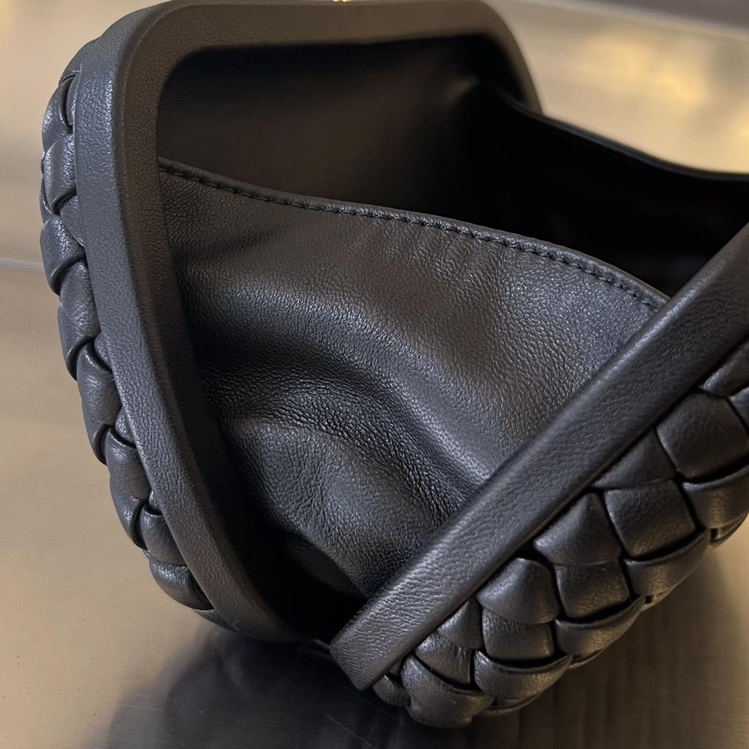 Bottega Veneta Knot - FashionPlug