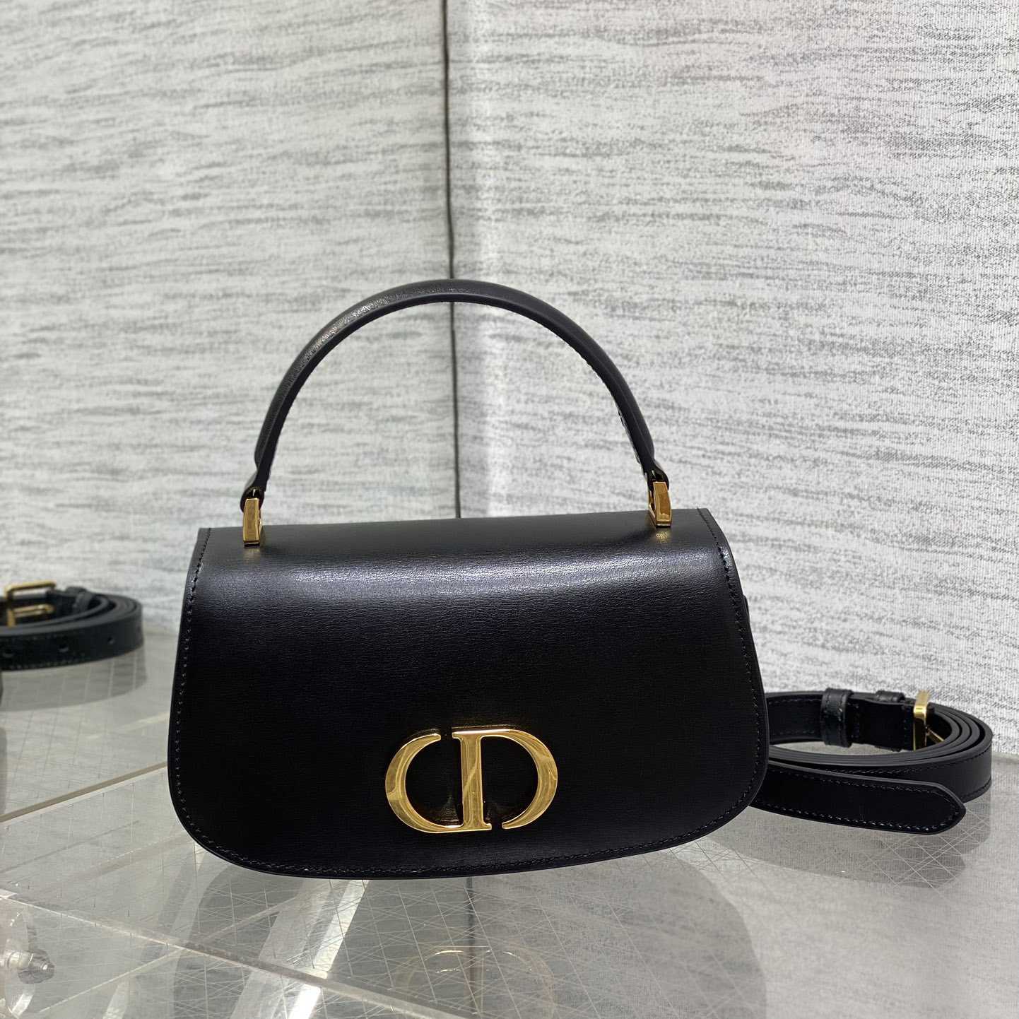 Dior Small 30 Montaigne Avenue Top Handle Bag - FashionPlug