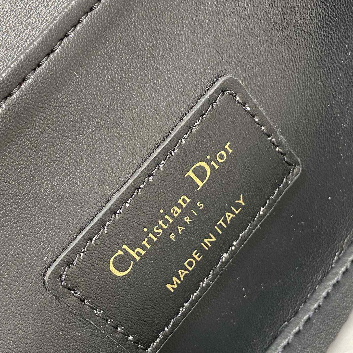 Dior Small 30 Montaigne Avenue Top Handle Bag - FashionPlug
