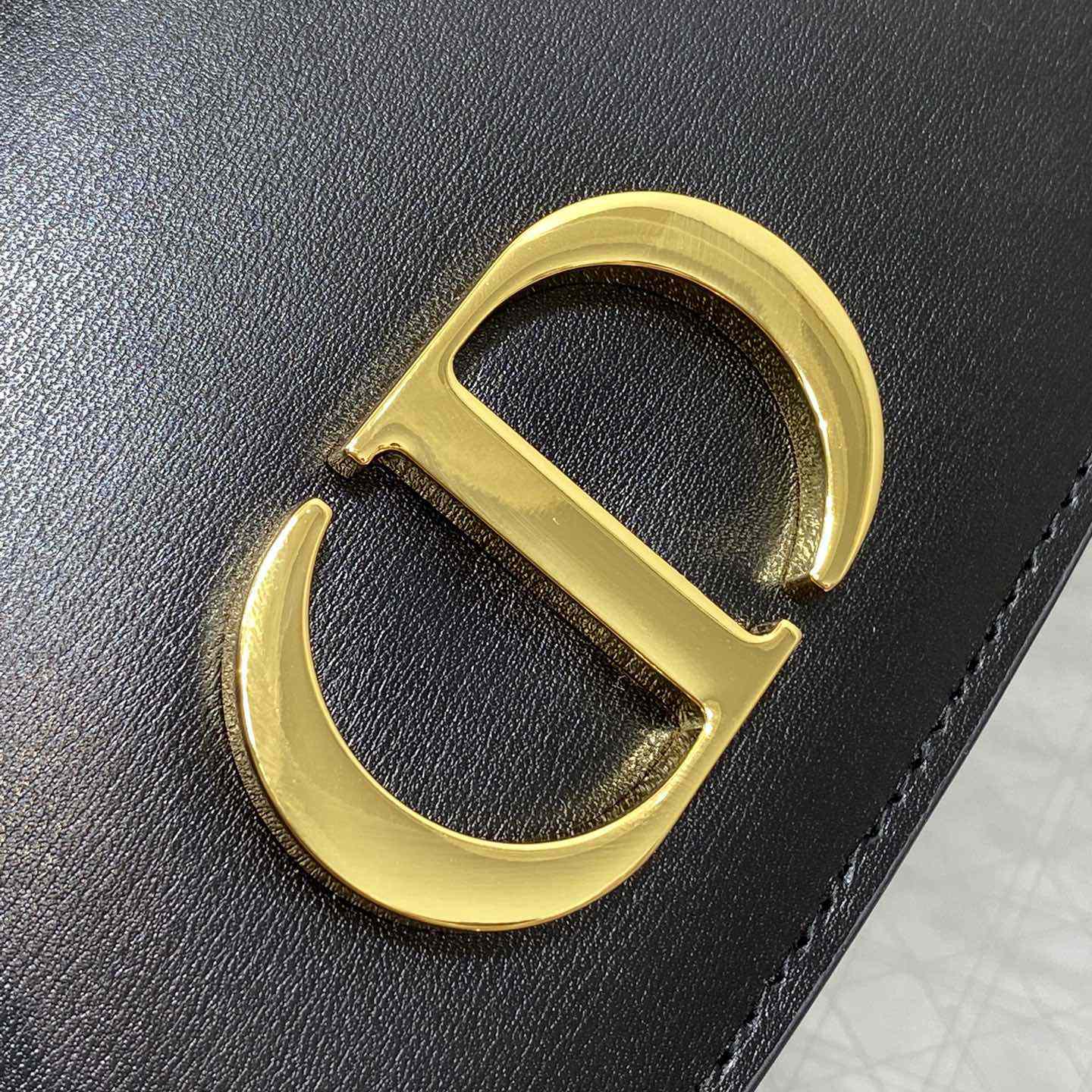 Dior Small 30 Montaigne Avenue Top Handle Bag - FashionPlug