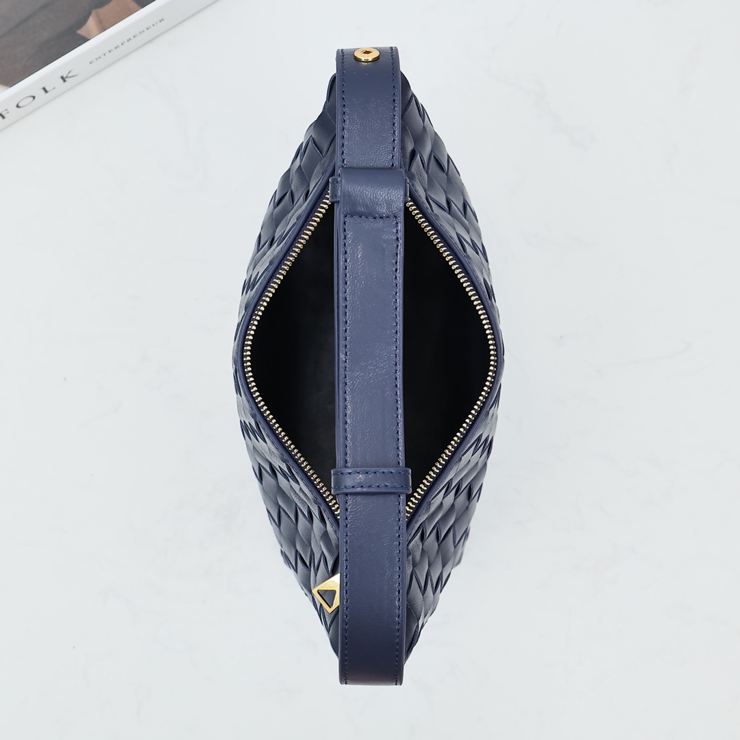 Bottega Veneta Mini Wallace - FashionPlug