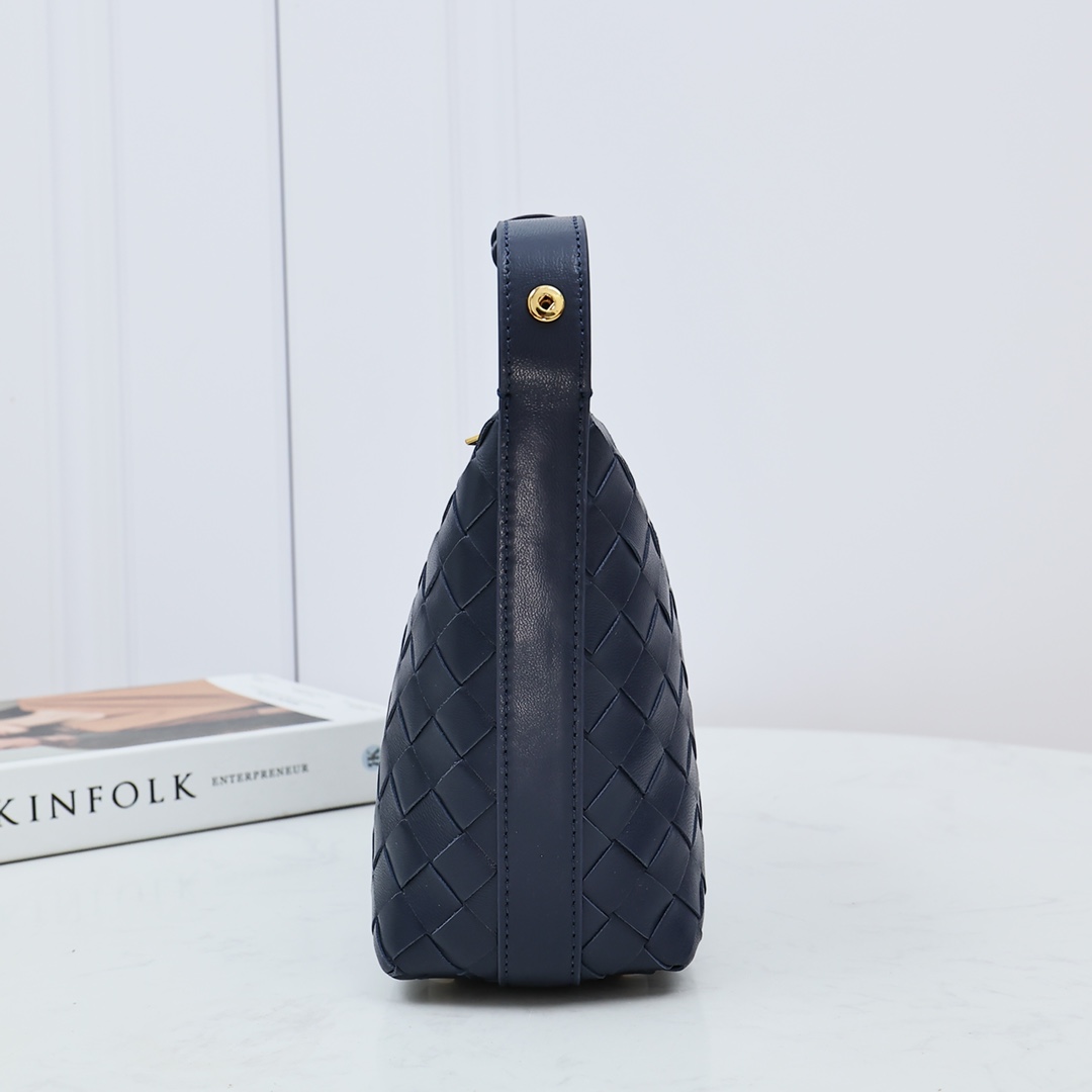 Bottega Veneta Mini Wallace - FashionPlug