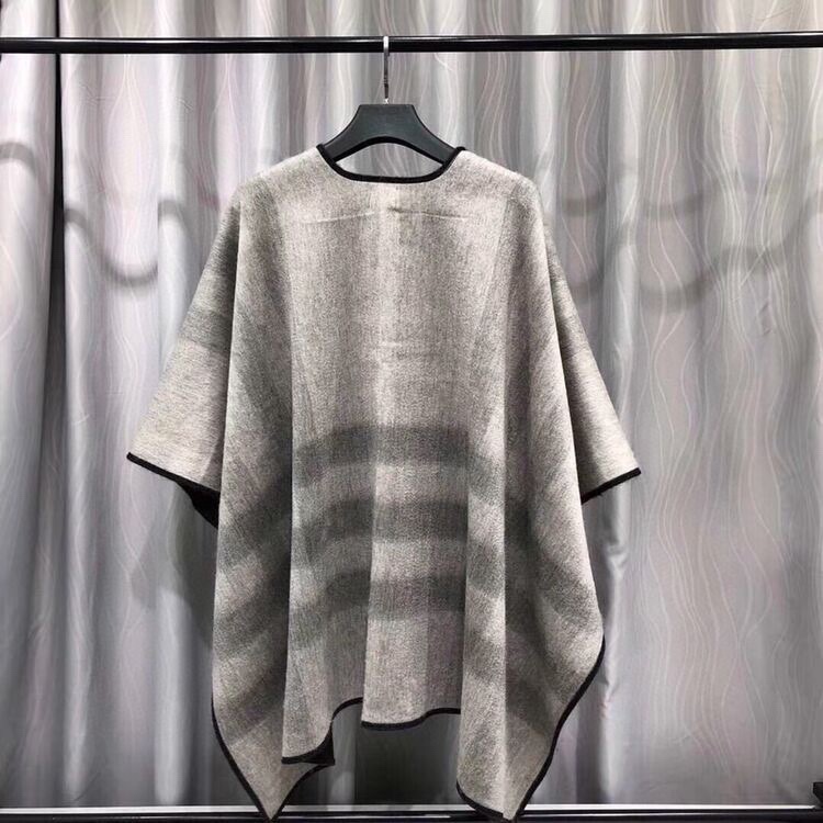 Burberry Charlotte Reversible Wool Felt Cape    140*140cm - FashionPlug