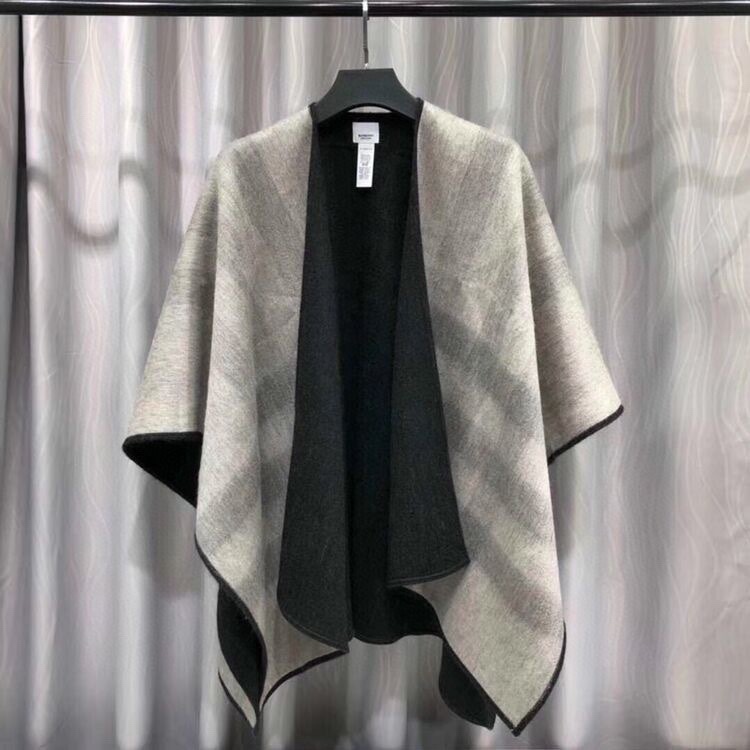 Burberry Charlotte Reversible Wool Felt Cape    140*140cm - FashionPlug
