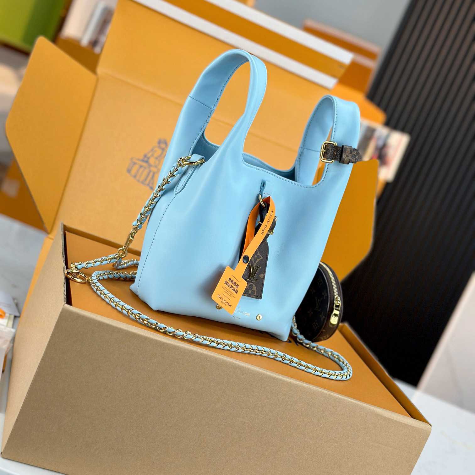 Louis Vuitton Atlantis BB  M11387 - FashionPlug