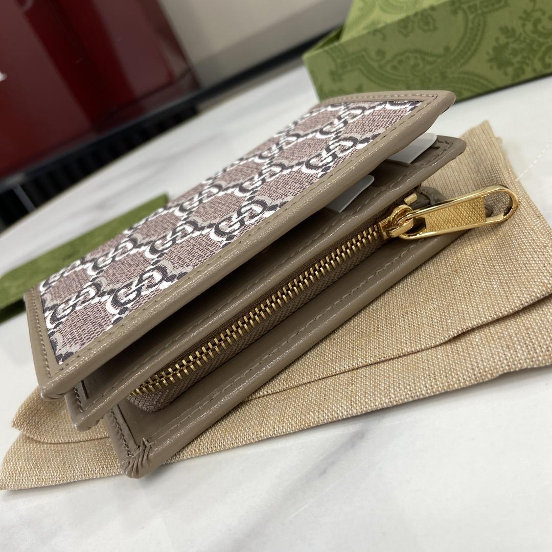 Gucci Medium Wallet With GG Shadow - FashionPlug