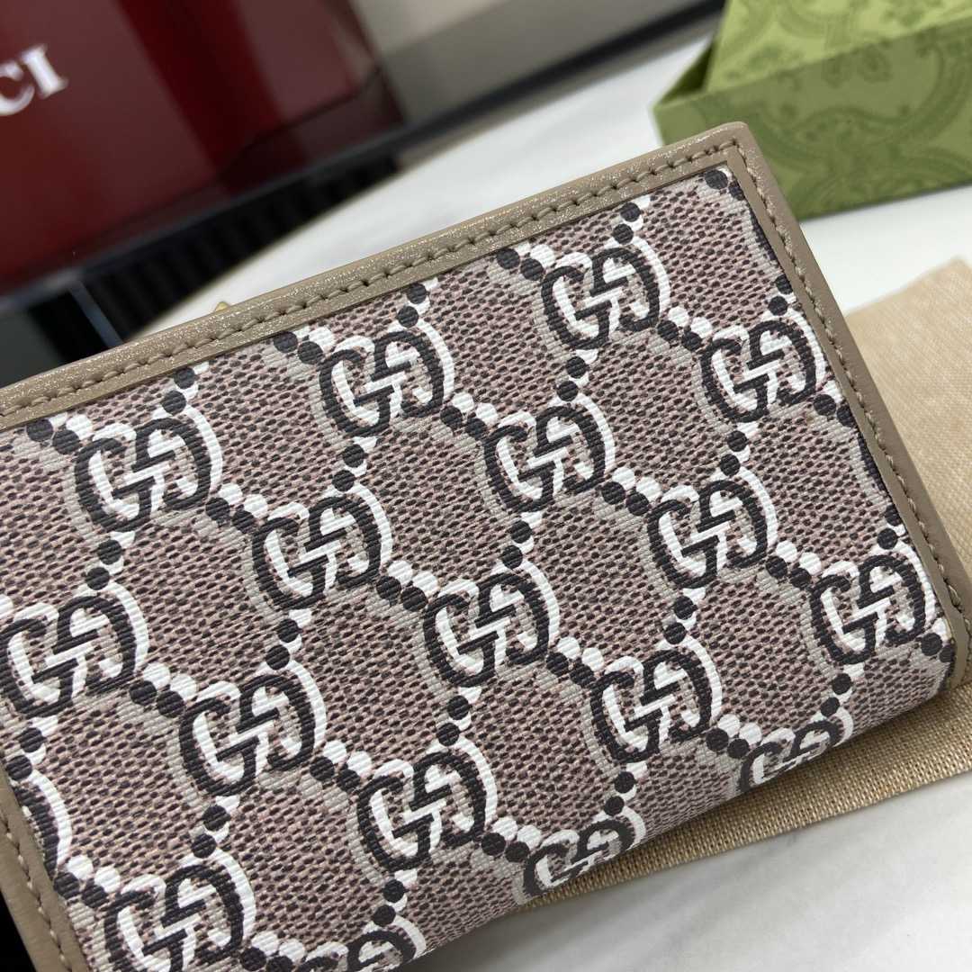 Gucci Medium Wallet With GG Shadow - FashionPlug