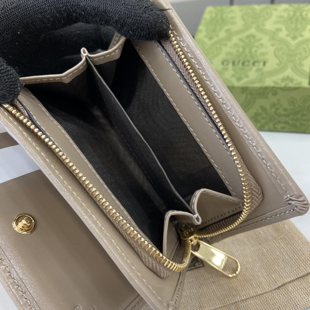 Gucci Medium Wallet With GG Shadow - FashionPlug