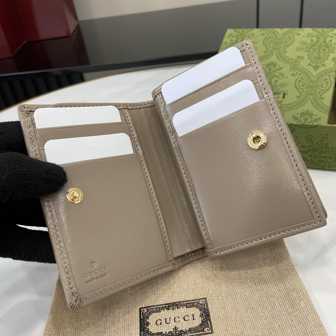 Gucci Medium Wallet With GG Shadow - FashionPlug
