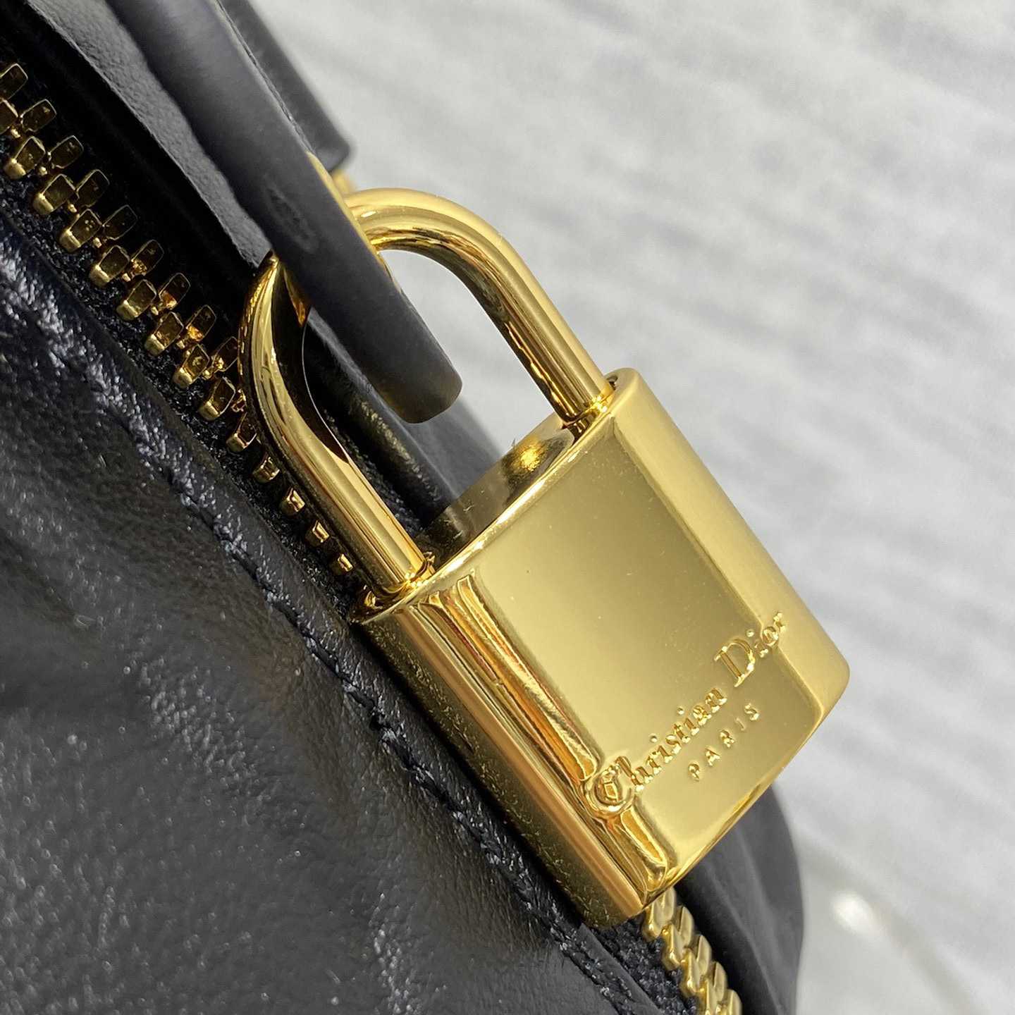 Dior Groove 25 Bag - FashionPlug