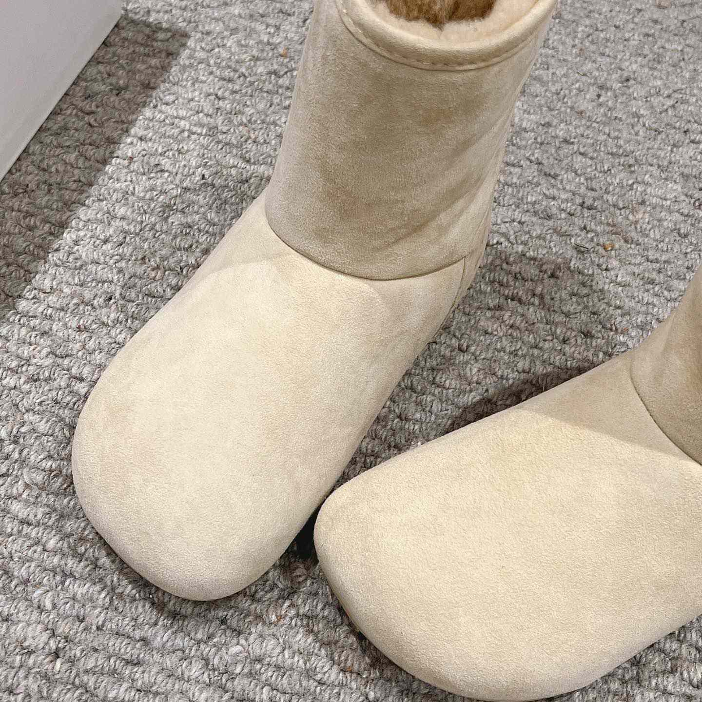 Loewe Lago Boot In Suede And Shearling - FashionPlug