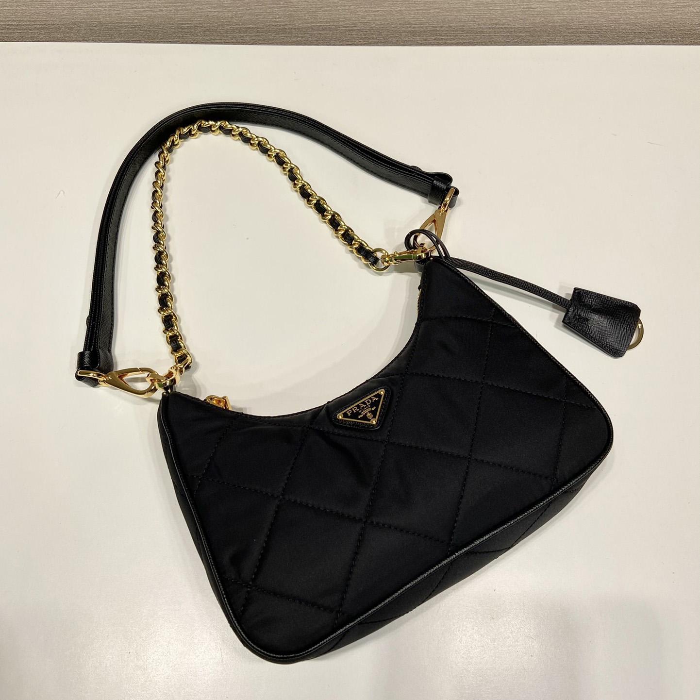 Prada Re-Edition 1995 Chaîne Re-Nylon Mini-bag - FashionPlug